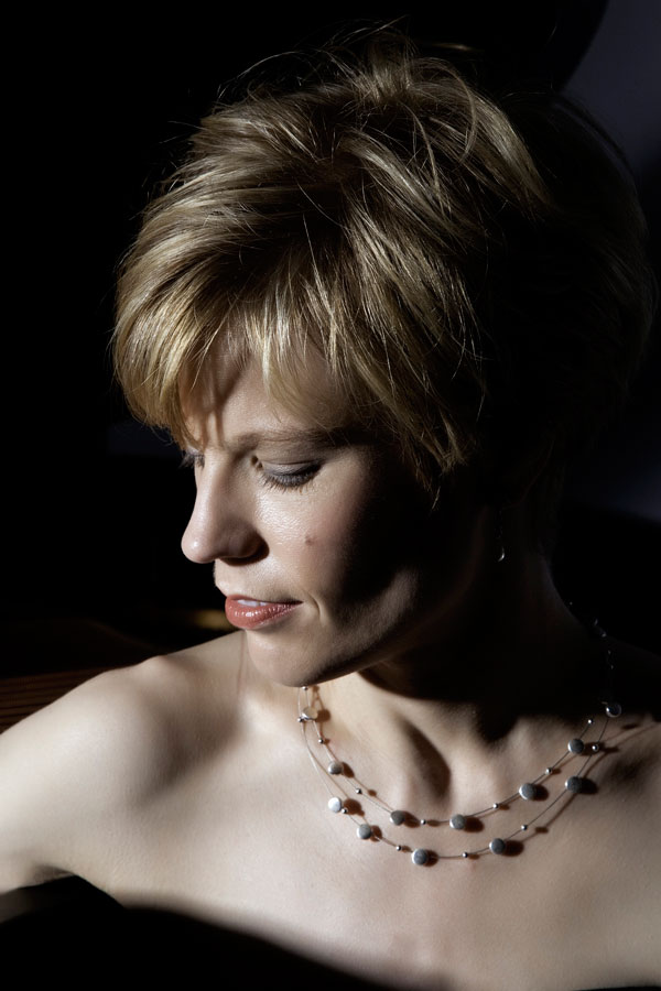 Lura Johnson, pianist